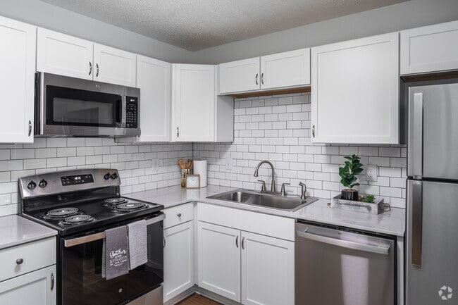 Interior Photo - Harbour Lake
