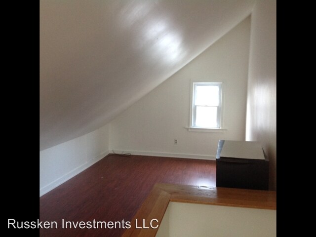 Building Photo - 48 Hallet St
