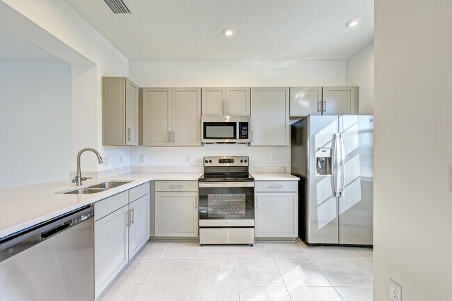 Foto del edificio - 6354 Fairmont Ln