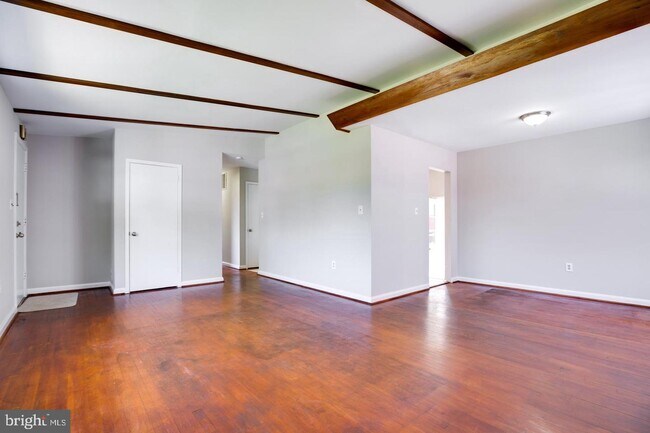 Building Photo - 502 N Mansfield St