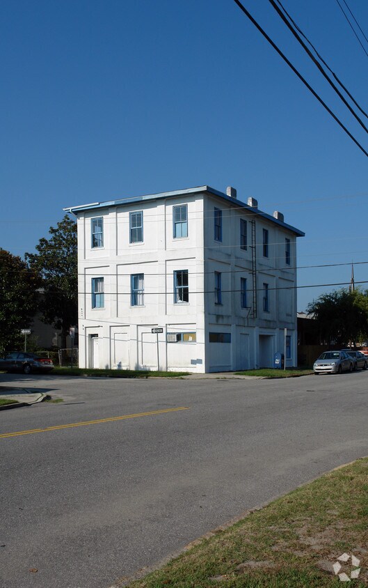 Primary Photo - 19 N 8th St