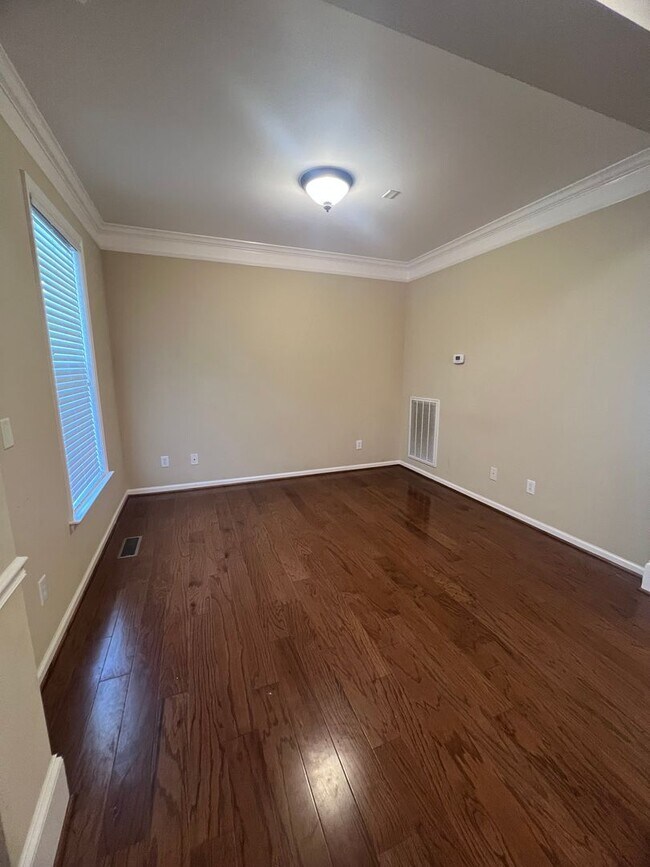Foto del edificio - Home for Rent in the Desired Brookview For...