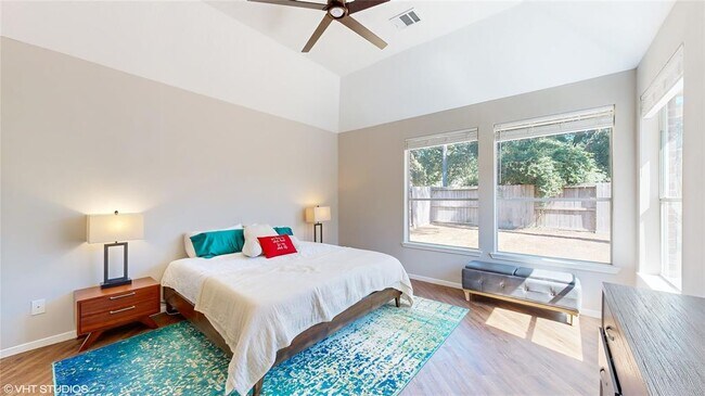 Building Photo - 2539 Honeysuckle Walk