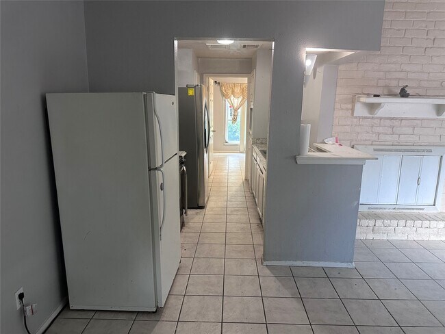 Foto del edificio - 11136 Village Bend Ln