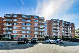 Building Photo - 2211 S Highland Ave