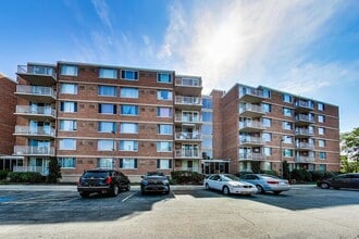 Building Photo - 2211 S Highland Ave