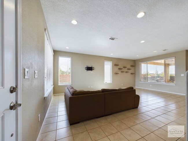 Building Photo - Two Story Pulte Townhouse Available July 1...