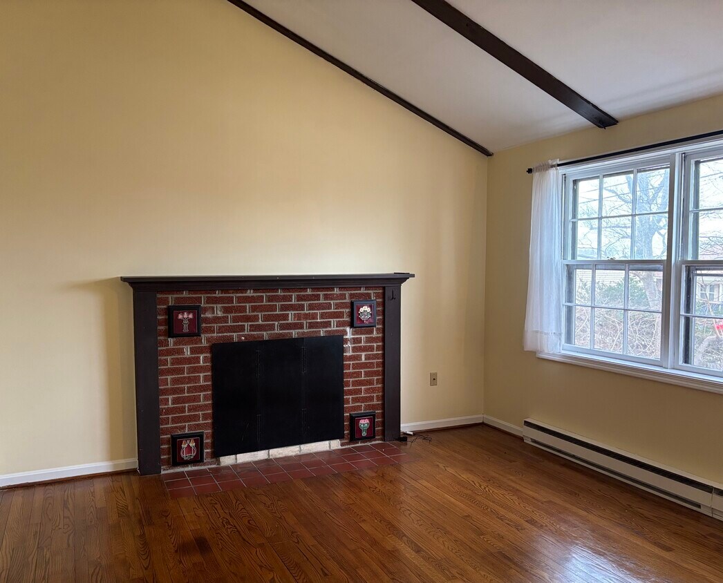 Foto del edificio - 3810 Bayview Dr