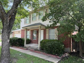 Building Photo - 502 Dewberry Dr