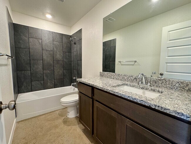 Foto del edificio - 914 Switchgrass Dr