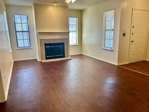 Building Photo - 409 Crestline Dr