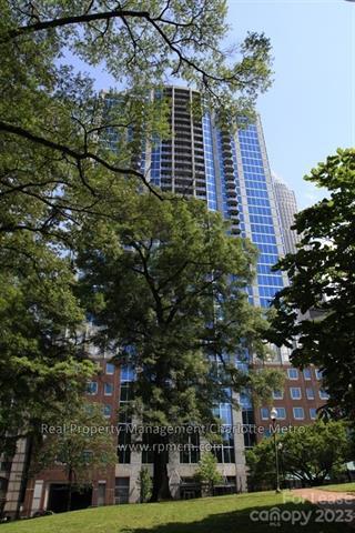 Foto del edificio - 210 N Church St