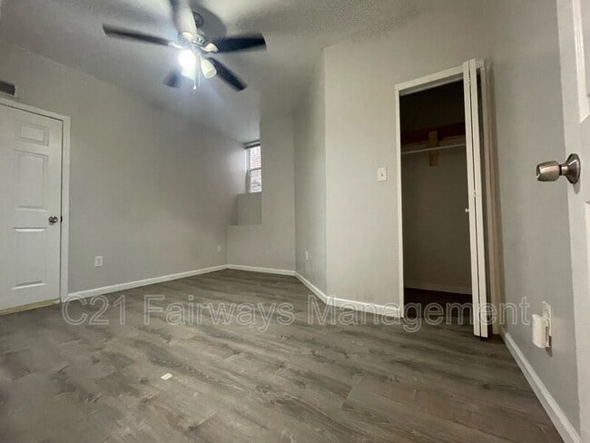 Building Photo - 340 N Craig St