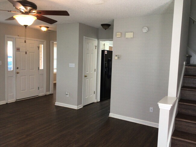 Foto del edificio - 6009 Colchester Lane