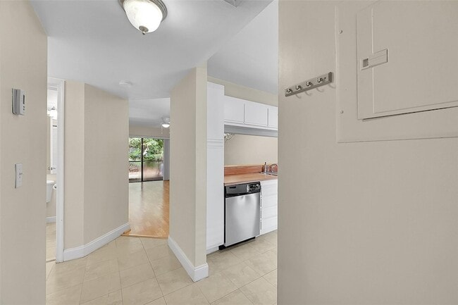 Building Photo - 2518 NW 89th Dr