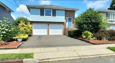 Building Photo - 223 Miller Ave