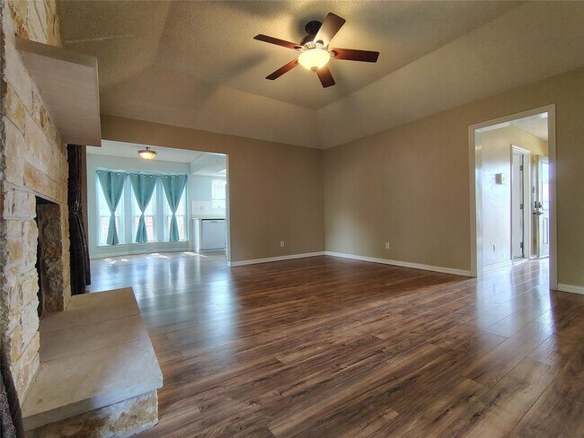 Building Photo - 507 Thousand Oaks Blvd