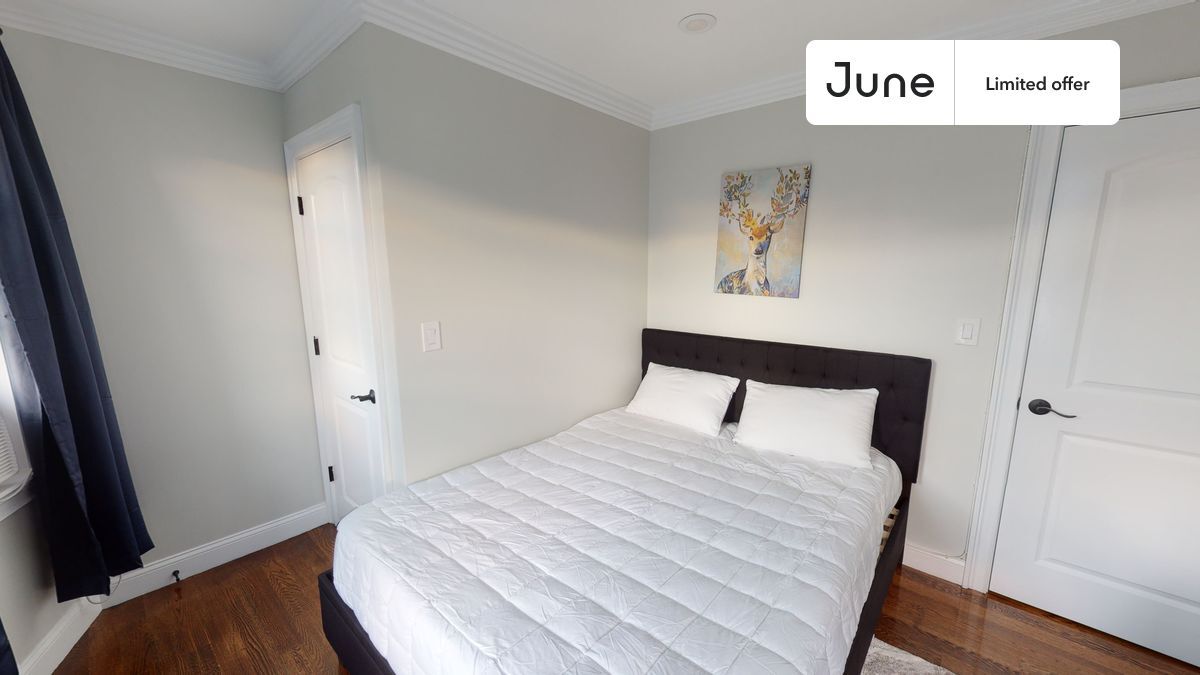 Primary Photo - Private bedroom in 5 bed/1.5 bath Home