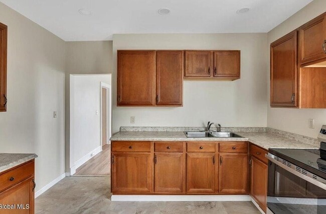 Building Photo - 39 111th St