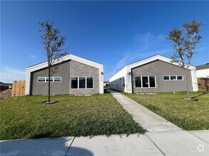 Building Photo - 1313 E Hibiscus Ave