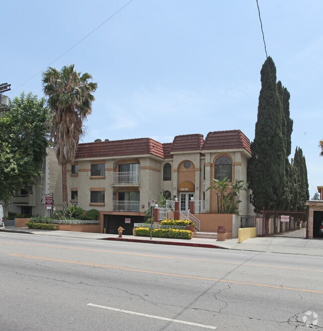 Building Photo - Vanowen Apartments