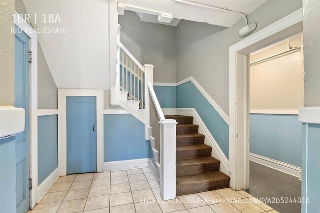 Foto del edificio - Bright Vintage One Bedroom in Capitol Hill!