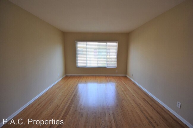 Building Photo - 1 br, 1 bath Apartment - 823-25 S Orange G...