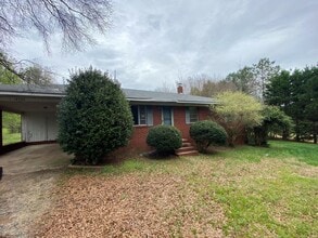 Building Photo - 14533 Idlewild Rd