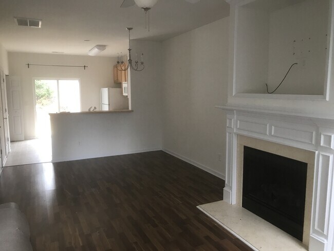 Foto del edificio - 1065 Constitution Park Blvd