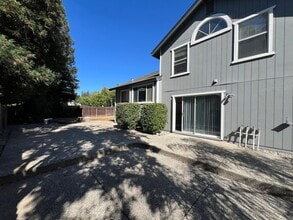 Building Photo - 128 Ferrera Dr