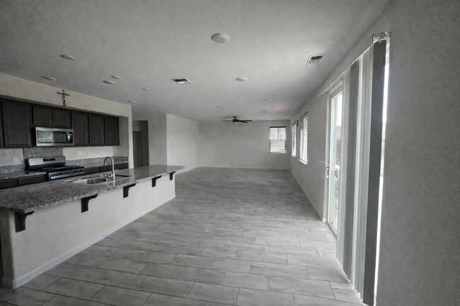 Foto del edificio - 646 Aromas Pl