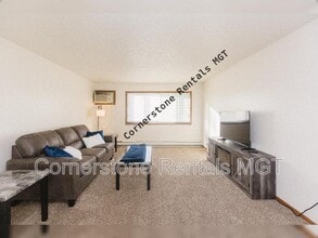 Building Photo - 1401 12th St E