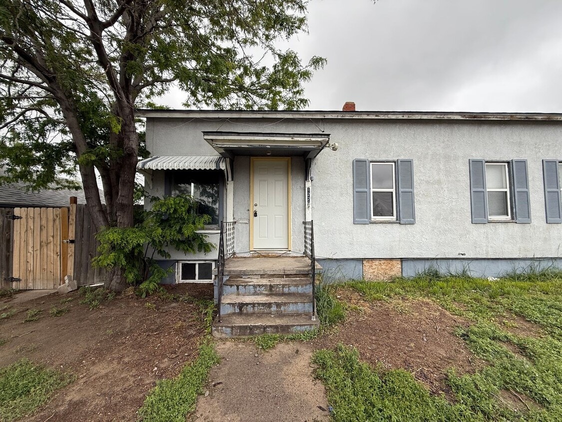 Primary Photo - 1220 Ave A