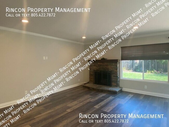 Building Photo - **Gorgeous Updated 4 Bedroom Home with Mou...