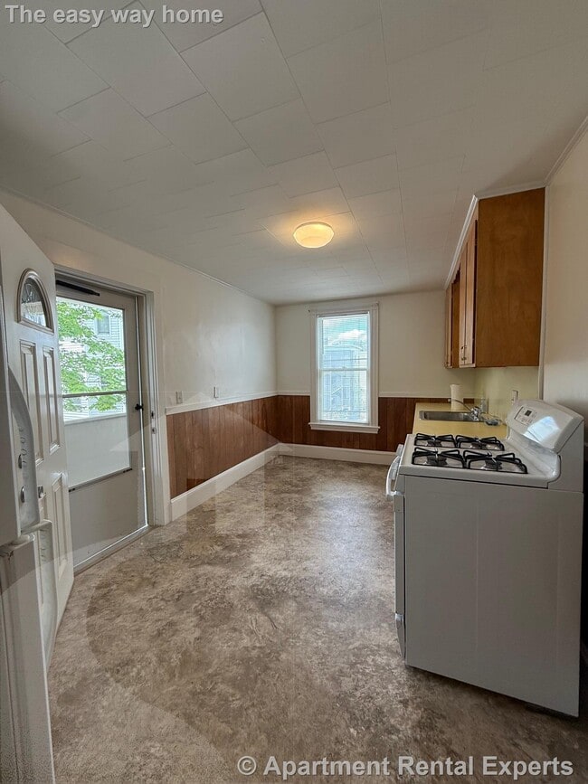 Building Photo - 47 Mt Vernon St