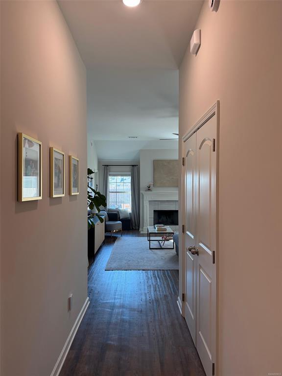 Foto del edificio - 221 Dawsons Ml Wy