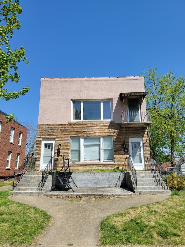 front of house - 207 N Chambers St