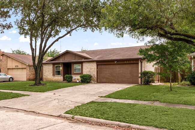 Building Photo - 22723 Braken Carter Ln