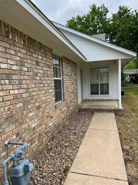 Front Entry - 219 N 44th St
