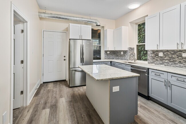 Foto del edificio - 1345 N Maplewood Ave