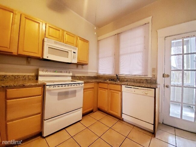 Building Photo - 2 br, 1 bath Condo - 1620 Donald Street