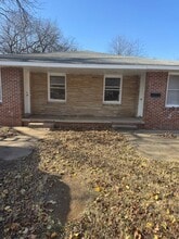 Building Photo - 211 S Choctaw