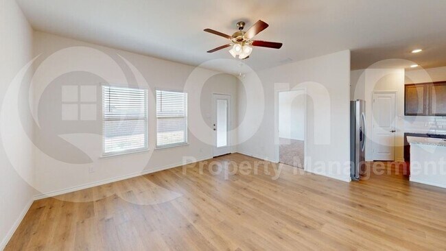 Foto del edificio - 617 Summit Pass Ln