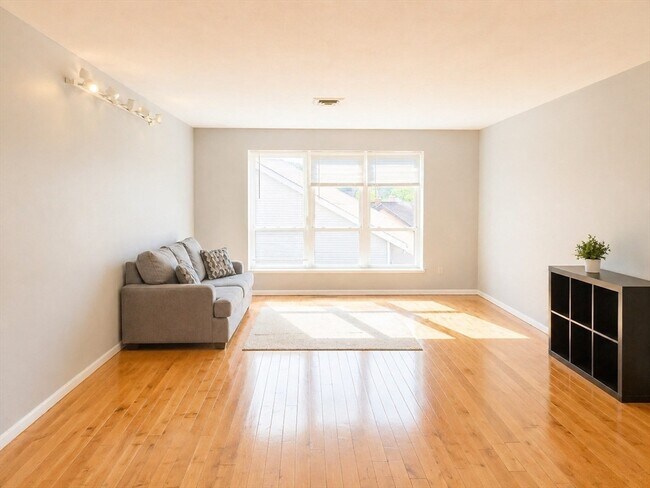 Foto del edificio - 405 Langley Rd