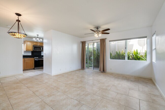Foto del edificio - Beautiful 3 bedroom 2.5 bath home in lush Launani Valley!