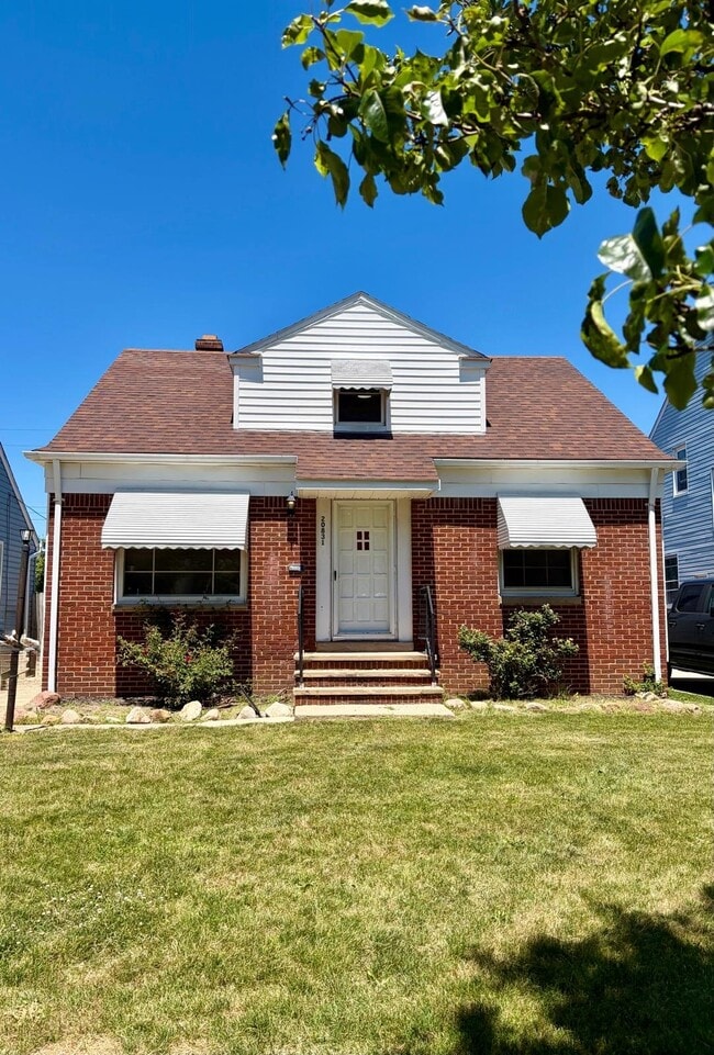 Building Photo - 20831 Morris Ave