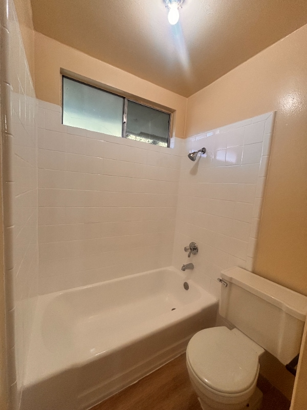 Building Photo - 1001 E Stearns Ave