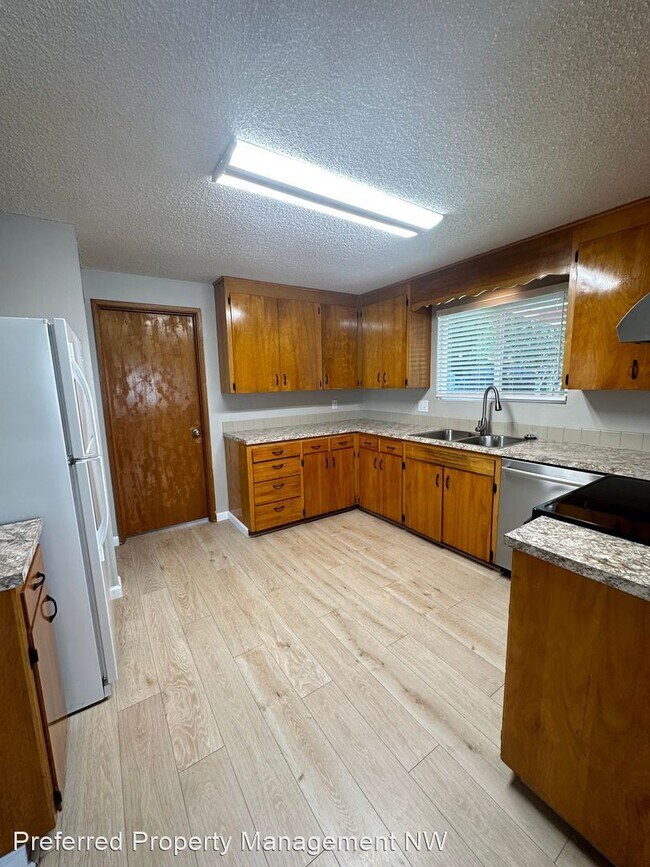 Building Photo - 3 br, 2 bath House - 612 103rd PL SE