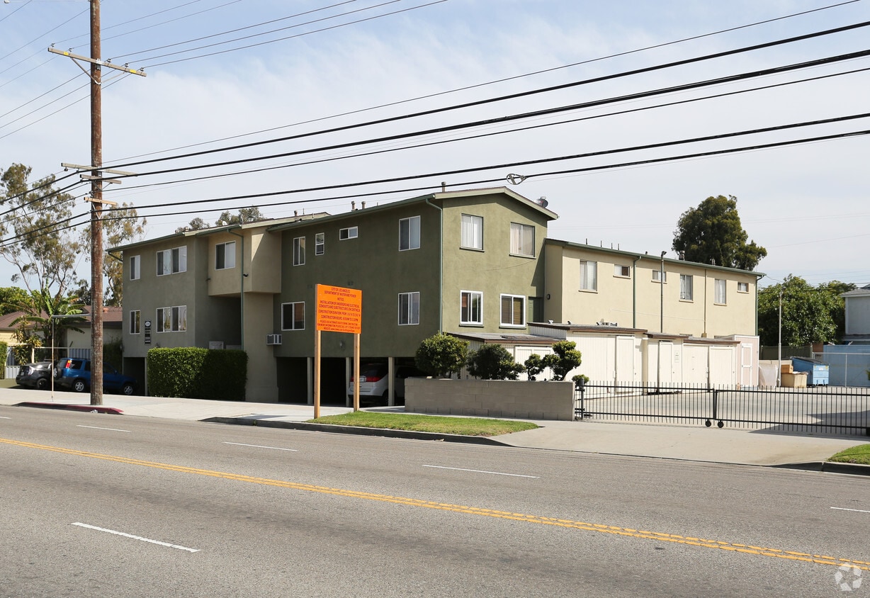 Primary Photo - 16 Units + 1 Non-conforming Unit