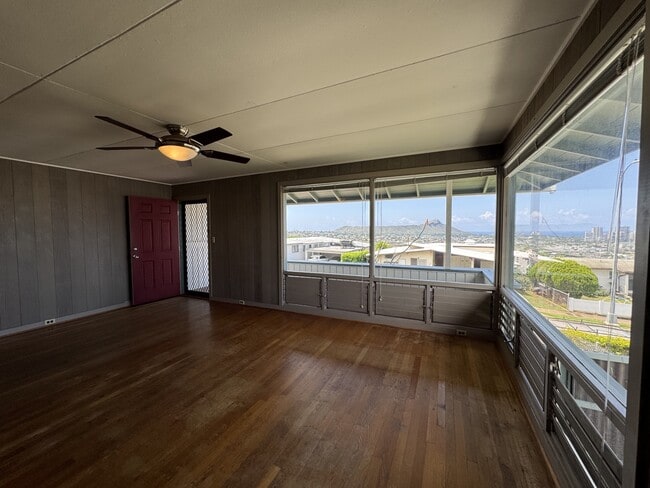 Building Photo - 1412 Kaminaka Dr
